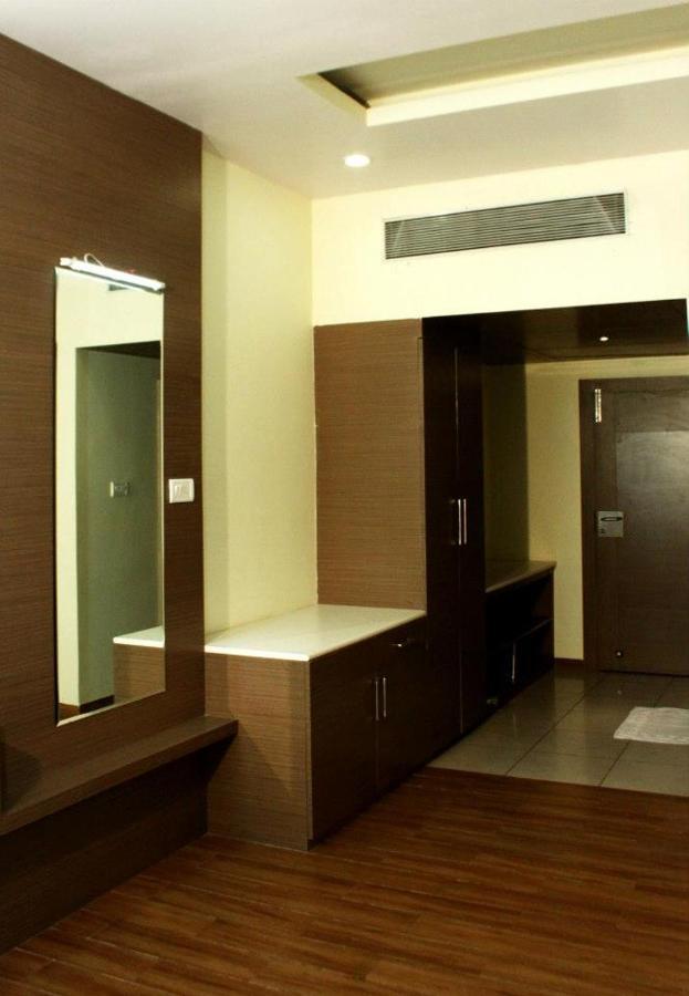 Hotel Landmark Rewa Exterior foto